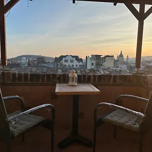 On Center , Budapest Ungarn